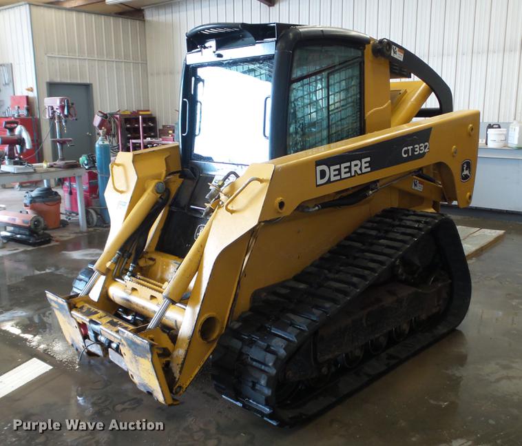 image for item DC5591 2007 John Deere CT332 skid steer