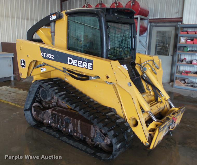 image for item DC5591 2007 John Deere CT332 skid steer