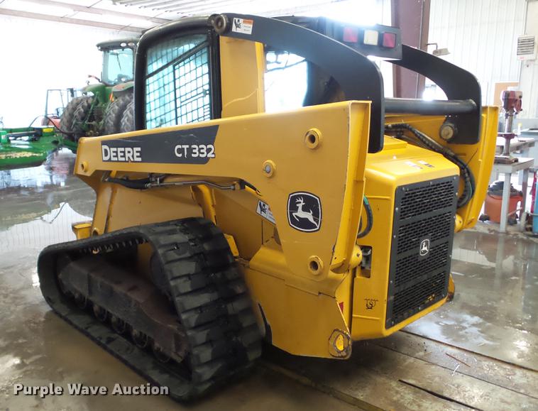 image for item DC5591 2007 John Deere CT332 skid steer