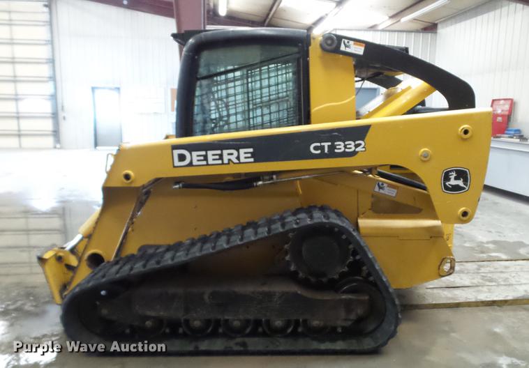 image for item DC5591 2007 John Deere CT332 skid steer