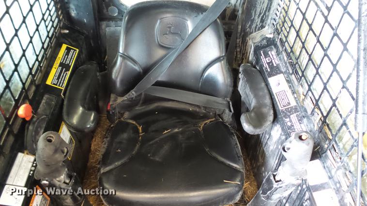 image for item DC5591 2007 John Deere CT332 skid steer