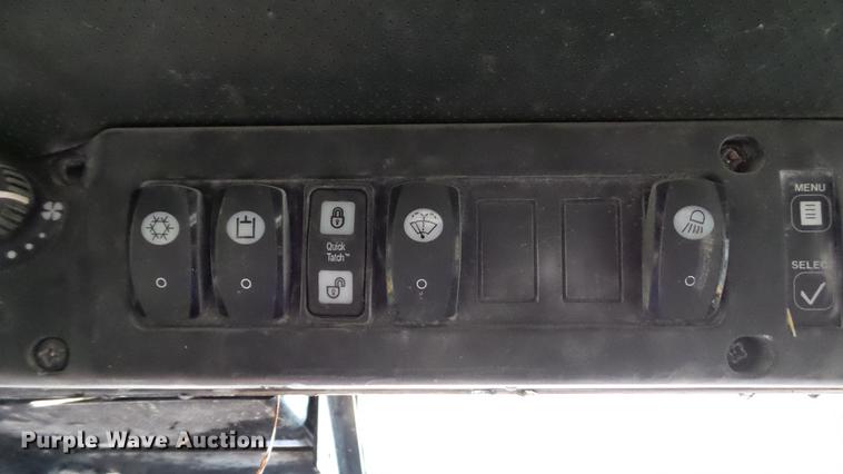 image for item DC5591 2007 John Deere CT332 skid steer