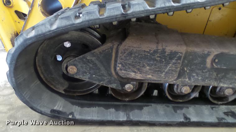 image for item DC5591 2007 John Deere CT332 skid steer