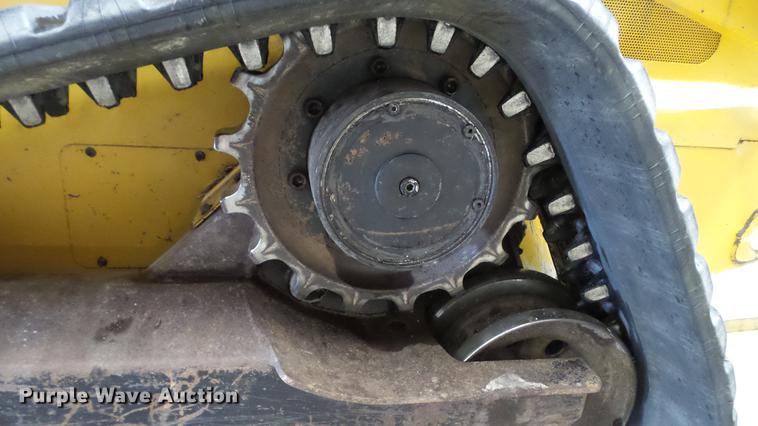 image for item DC5591 2007 John Deere CT332 skid steer