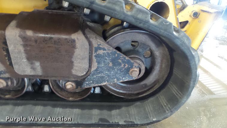 image for item DC5591 2007 John Deere CT332 skid steer