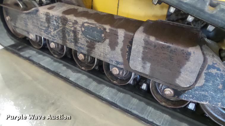 image for item DC5591 2007 John Deere CT332 skid steer