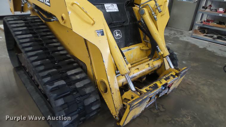 image for item DC5591 2007 John Deere CT332 skid steer