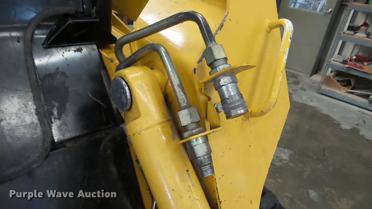 image for item DC5591 2007 John Deere CT332 skid steer