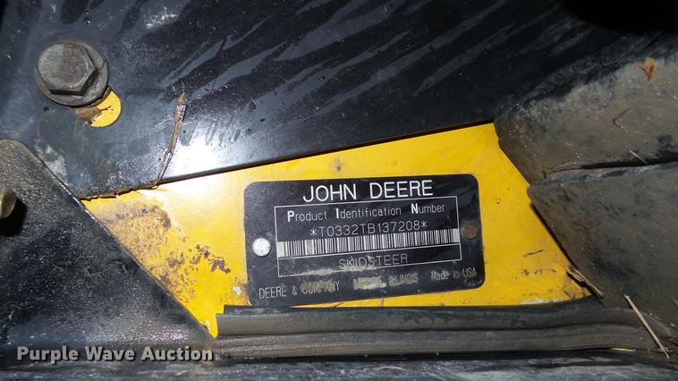 image for item DC5591 2007 John Deere CT332 skid steer
