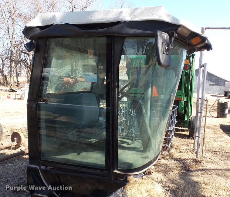 image for item DC5594 Hesston 8550 swather cab
