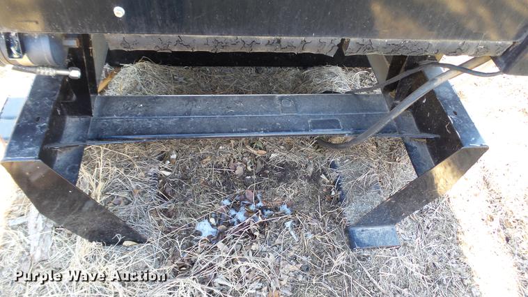image for item DC5594 Hesston 8550 swather cab