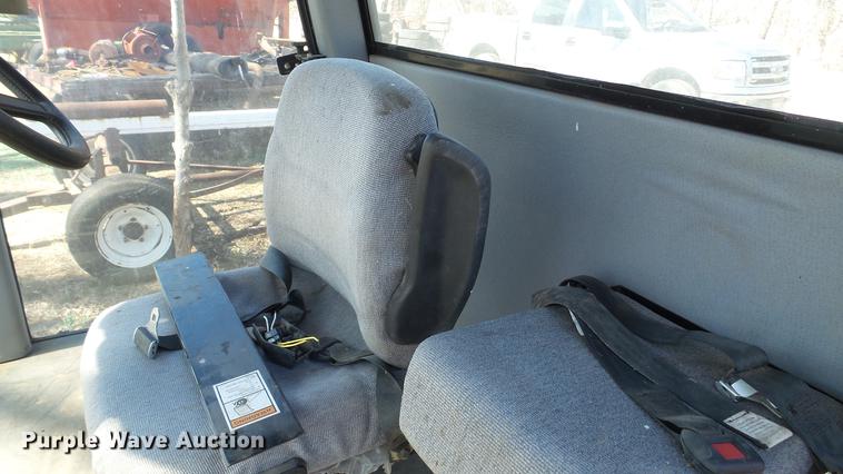 image for item DC5594 Hesston 8550 swather cab