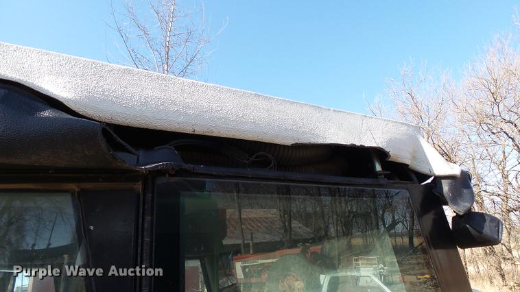 image for item DC5594 Hesston 8550 swather cab