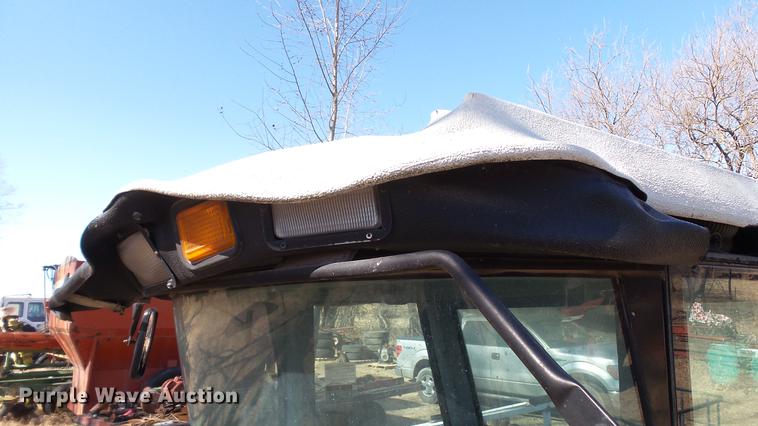 image for item DC5594 Hesston 8550 swather cab