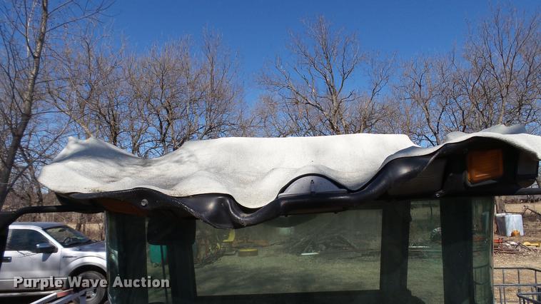 image for item DC5594 Hesston 8550 swather cab