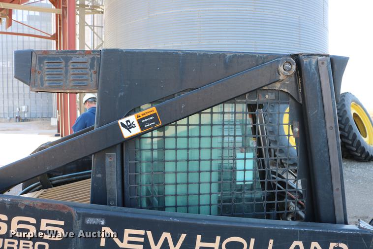 image for item DC7678 1997 New Holland LX665 Turbo skid steer