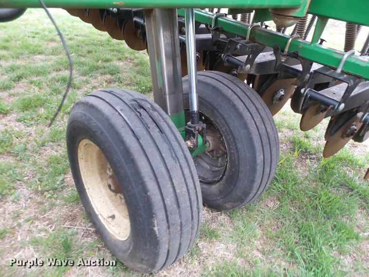 image for item DD1195 Great Plains 25F-30 grain drill