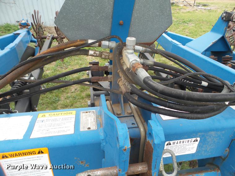 image for item DD1196 Kinze row crop cultivator