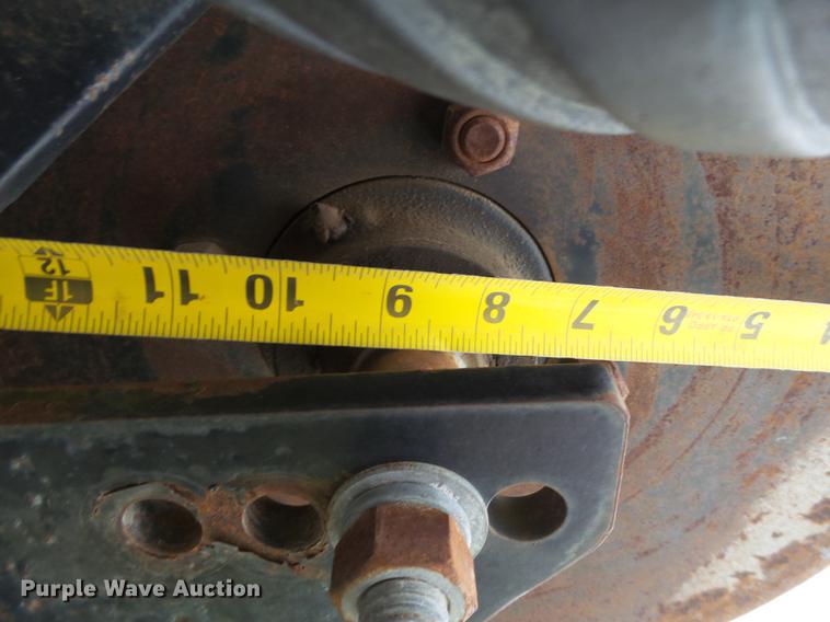 image for item DD1196 Kinze row crop cultivator