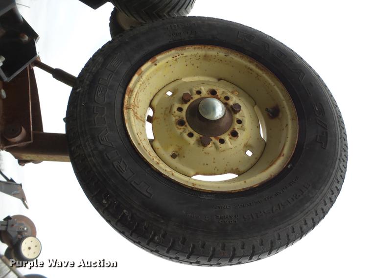 image for item DD1196 Kinze row crop cultivator