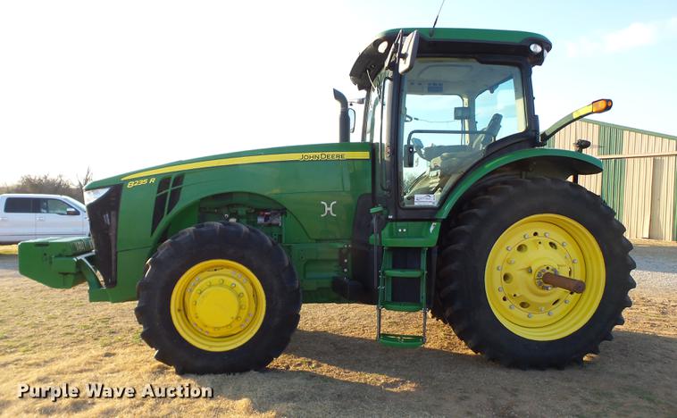 image for item DD1225 2013 John Deere 8235R MFWD tractor