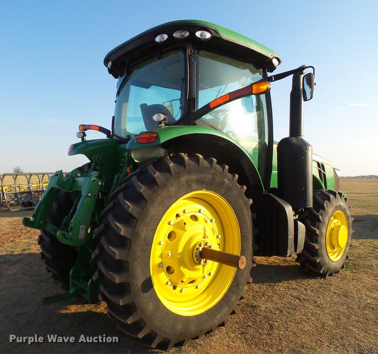 image for item DD1225 2013 John Deere 8235R MFWD tractor