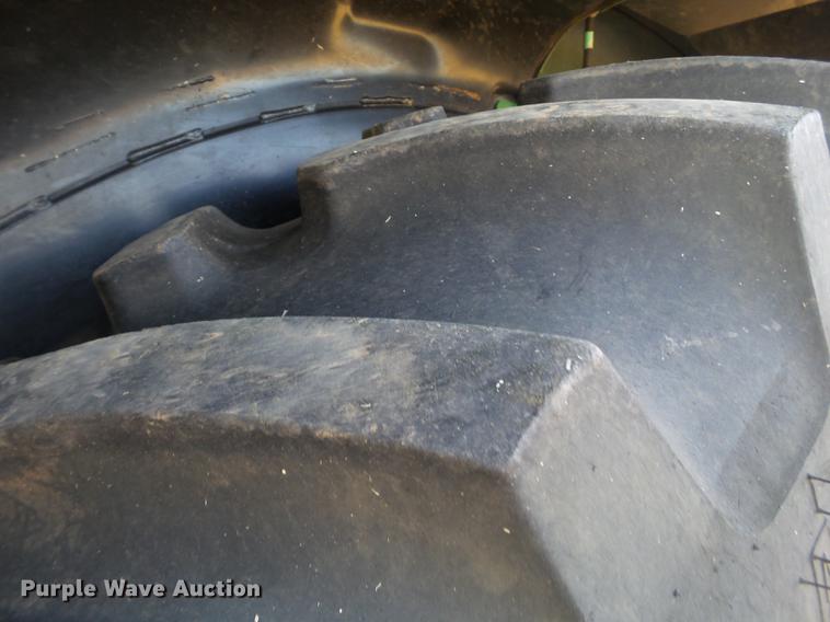 image for item DD1225 2013 John Deere 8235R MFWD tractor