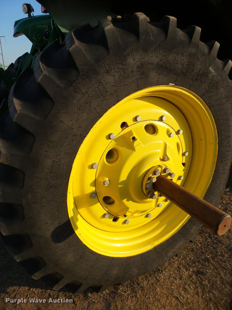 image for item DD1225 2013 John Deere 8235R MFWD tractor