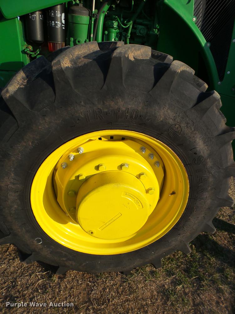 image for item DD1225 2013 John Deere 8235R MFWD tractor