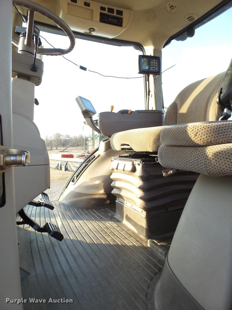 image for item DD1225 2013 John Deere 8235R MFWD tractor