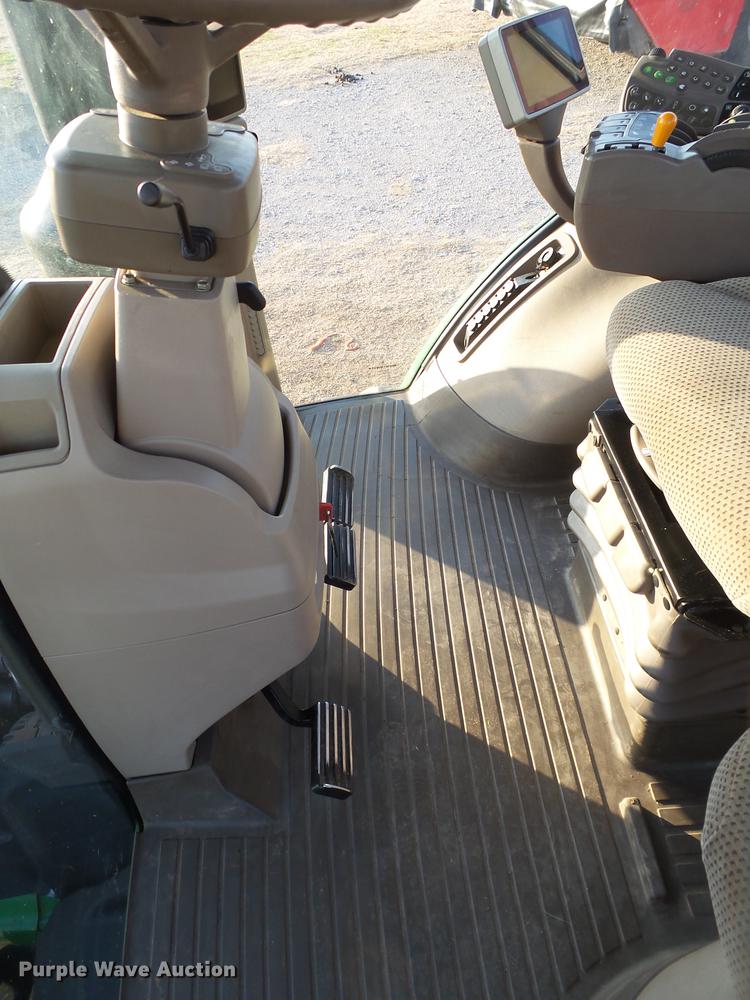 image for item DD1225 2013 John Deere 8235R MFWD tractor