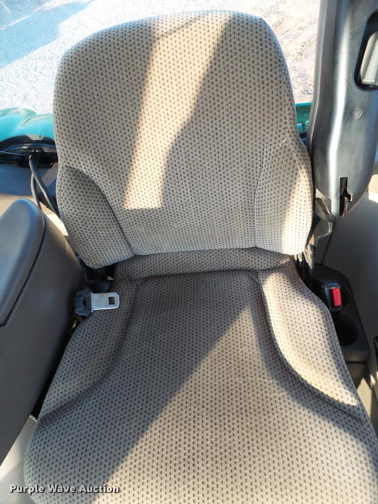 image for item DD1225 2013 John Deere 8235R MFWD tractor