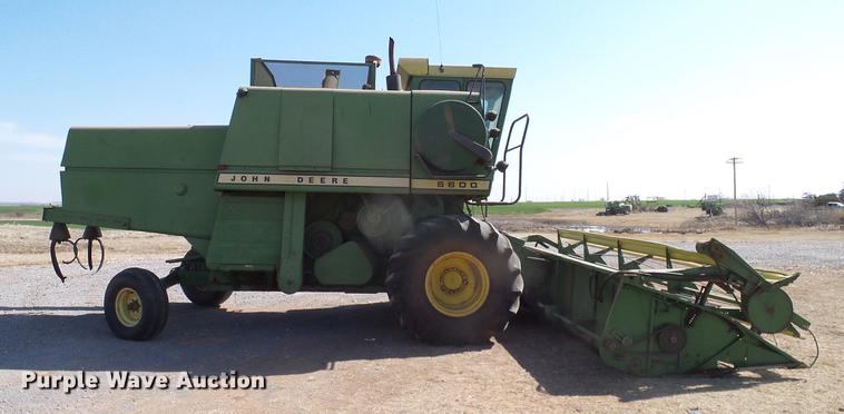 image for item DD1356 John Deere 6600 combine