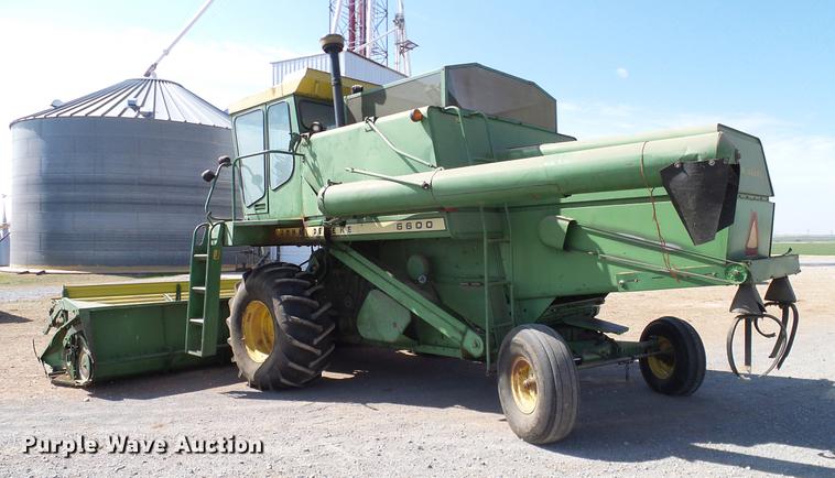 image for item DD1356 John Deere 6600 combine