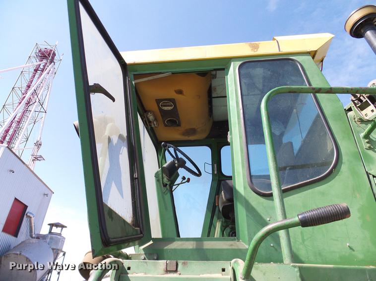 image for item DD1356 John Deere 6600 combine