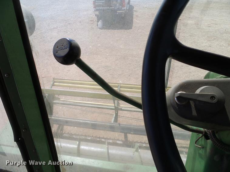 image for item DD1356 John Deere 6600 combine