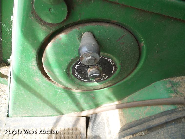 image for item DD1356 John Deere 6600 combine