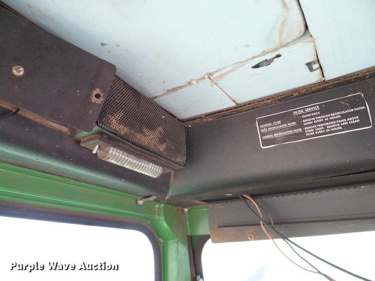 image for item DD1356 John Deere 6600 combine