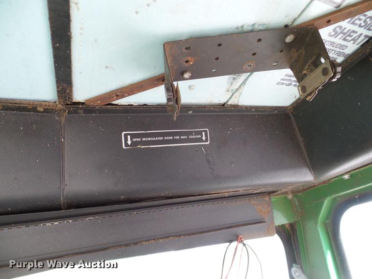 image for item DD1356 John Deere 6600 combine