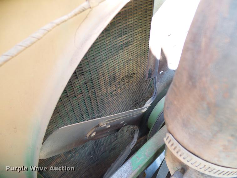 image for item DD1356 John Deere 6600 combine