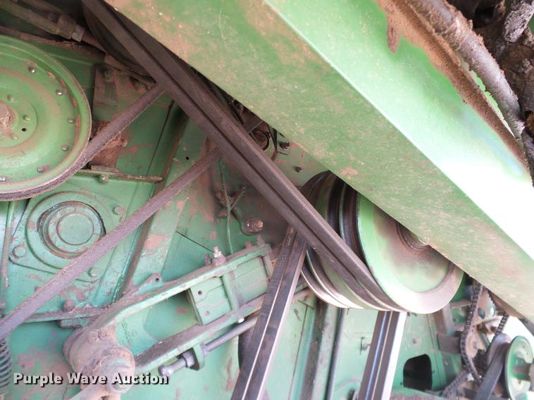 image for item DD1356 John Deere 6600 combine
