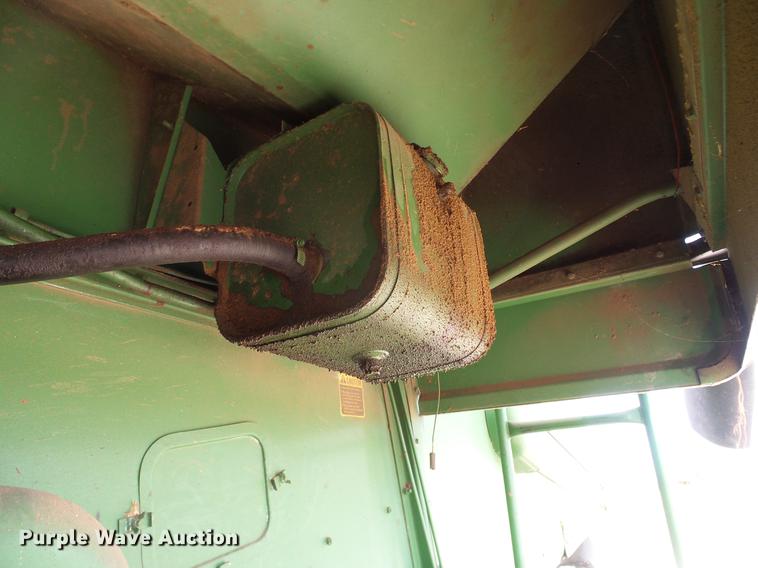 image for item DD1356 John Deere 6600 combine