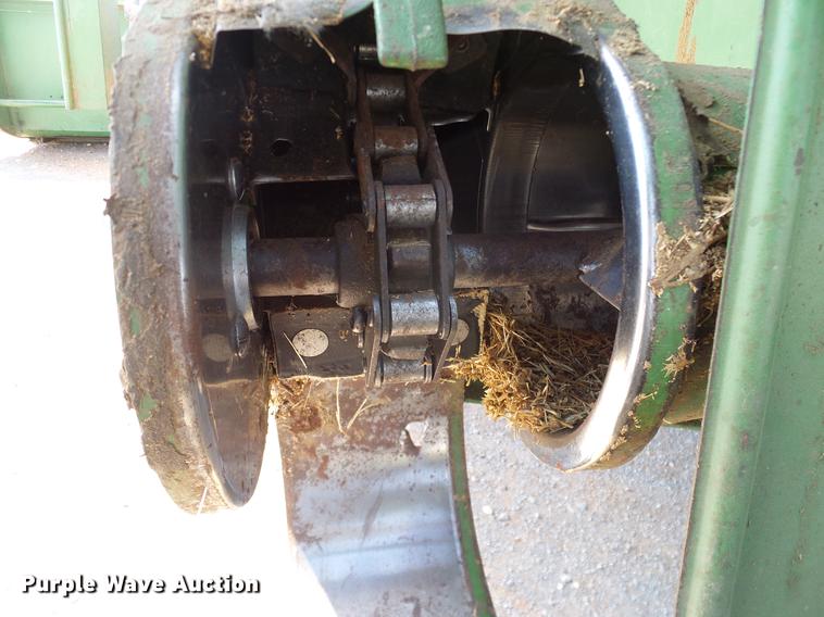 image for item DD1356 John Deere 6600 combine