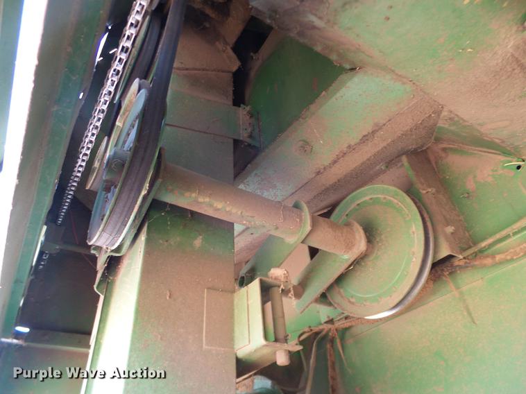 image for item DD1356 John Deere 6600 combine