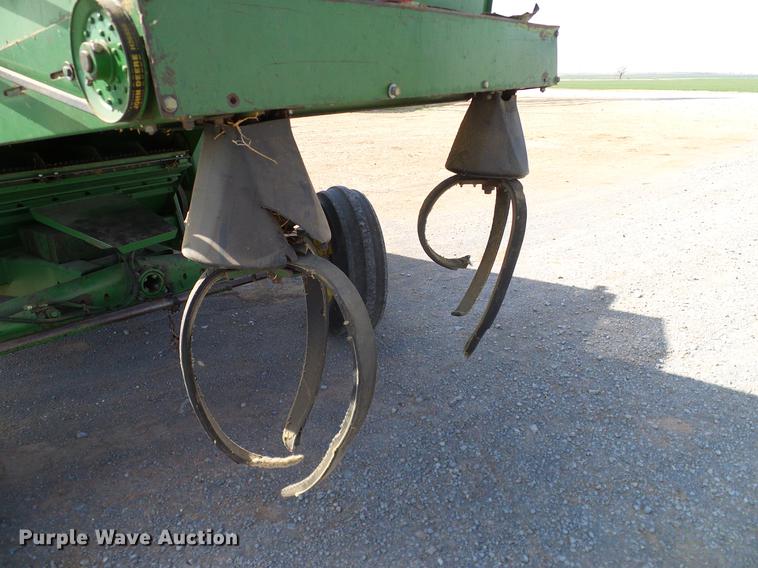 image for item DD1356 John Deere 6600 combine