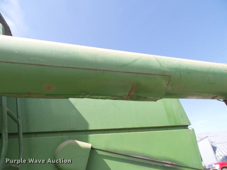 image for item DD1356 John Deere 6600 combine