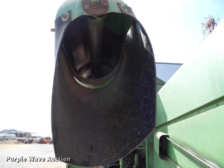 image for item DD1356 John Deere 6600 combine