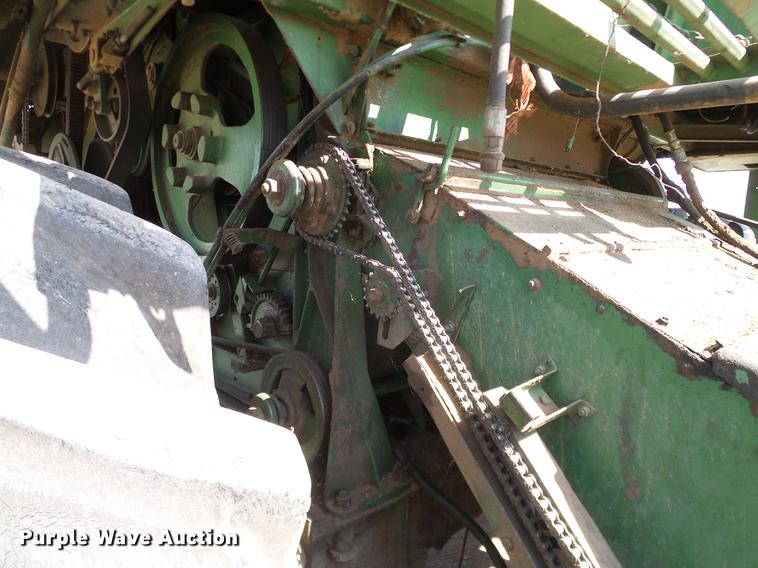 image for item DD1356 John Deere 6600 combine