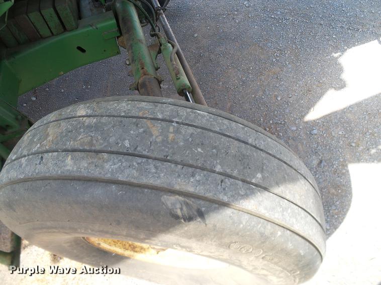 image for item DD1356 John Deere 6600 combine