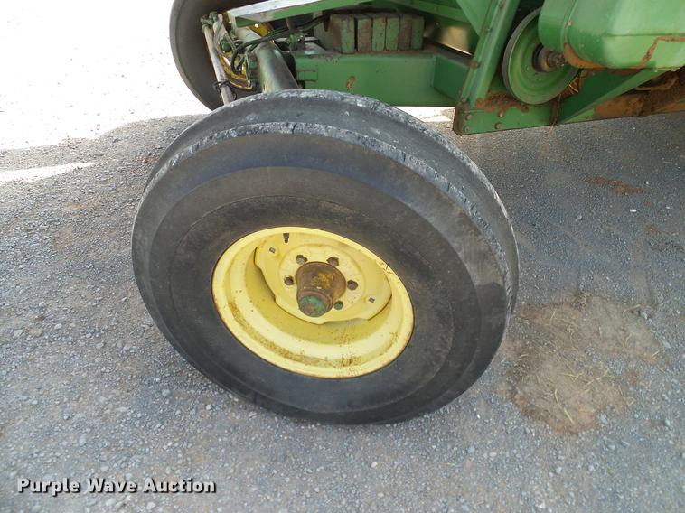 image for item DD1356 John Deere 6600 combine